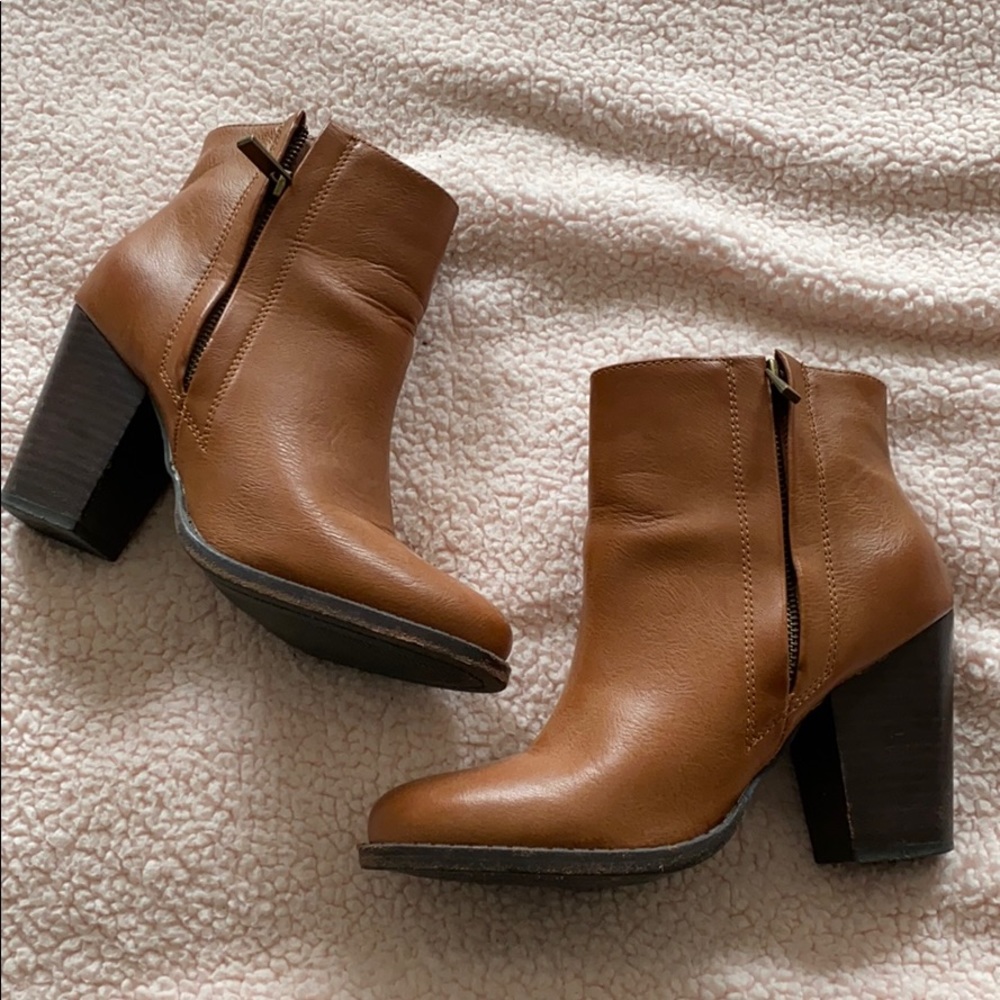urban outfitter booties